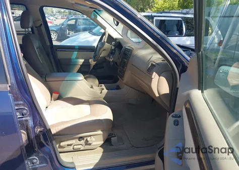 2004 Ford Explorer из США, поврежденный, VIN 1FMZU74K244B97912